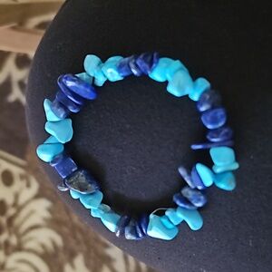 Sodalite & turquoise chip stretch bracelet